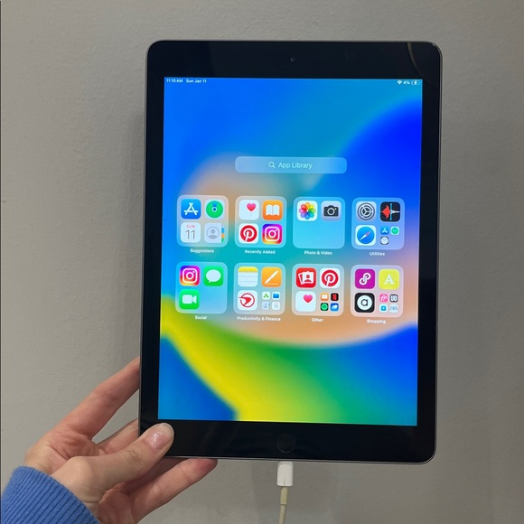 Apple iPad - Picture 7 of 7